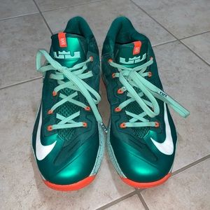 Nike Max Lebron XI Low Mens size 11